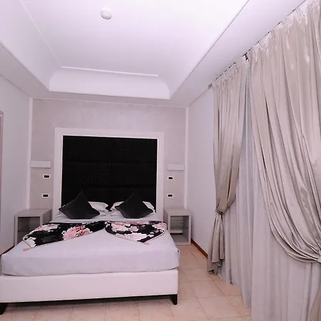 Artemisia Palace מלון 4*
