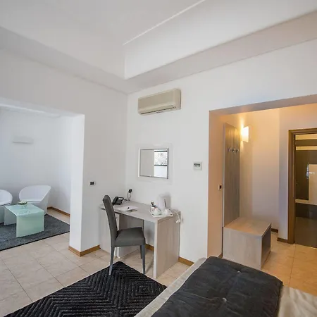 Artemisia Palace Hotel 4*